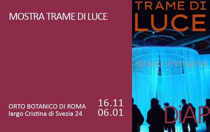 Testo evento a sinistra, immagine allestimento mostra a destra